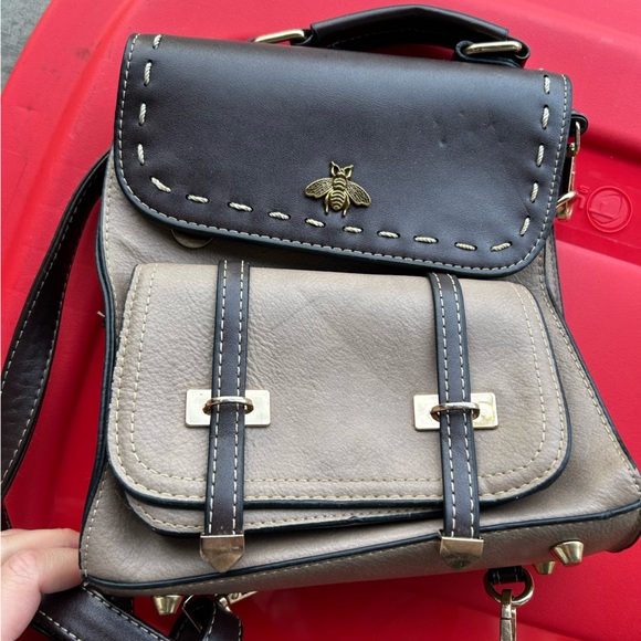 Handbags - Chic Black and Gray fashion bag pack with Bee Detail